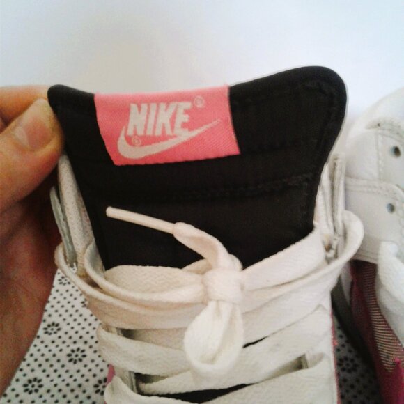 Nike high top shoes - Size 8 - Picture 6 of 7